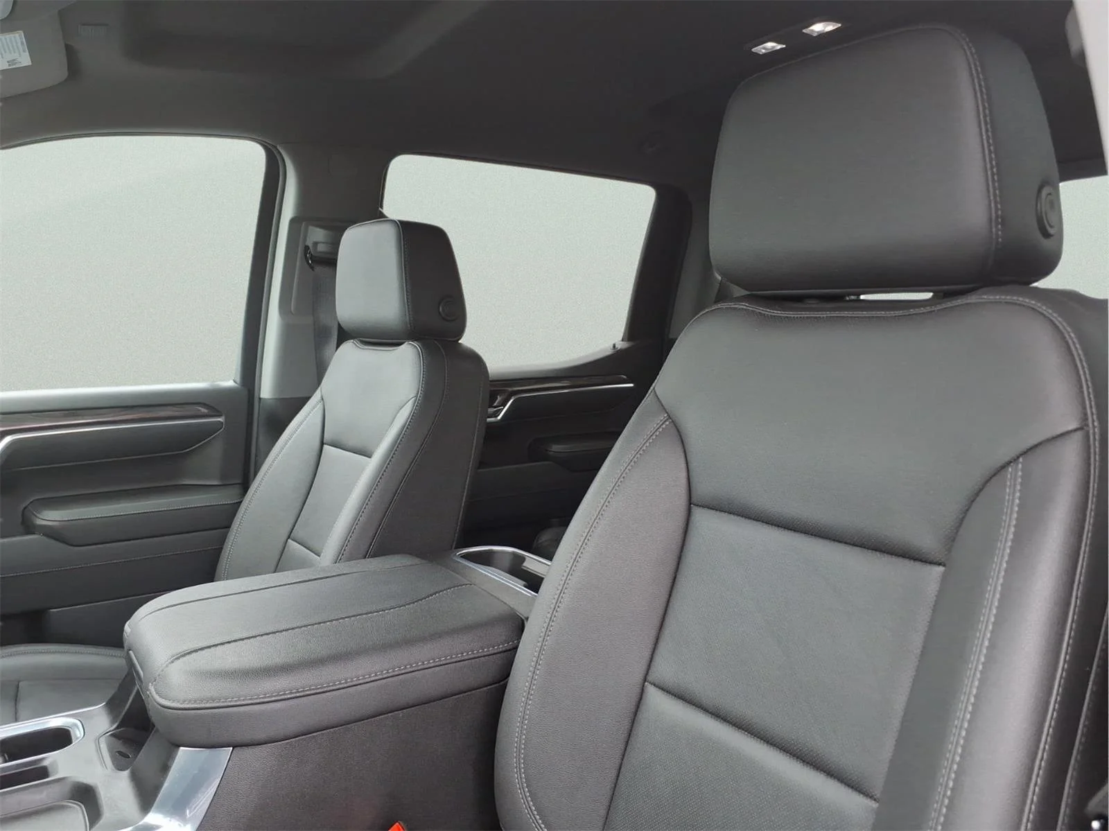 Used 2025 Black Chevrolet LTZ image 17