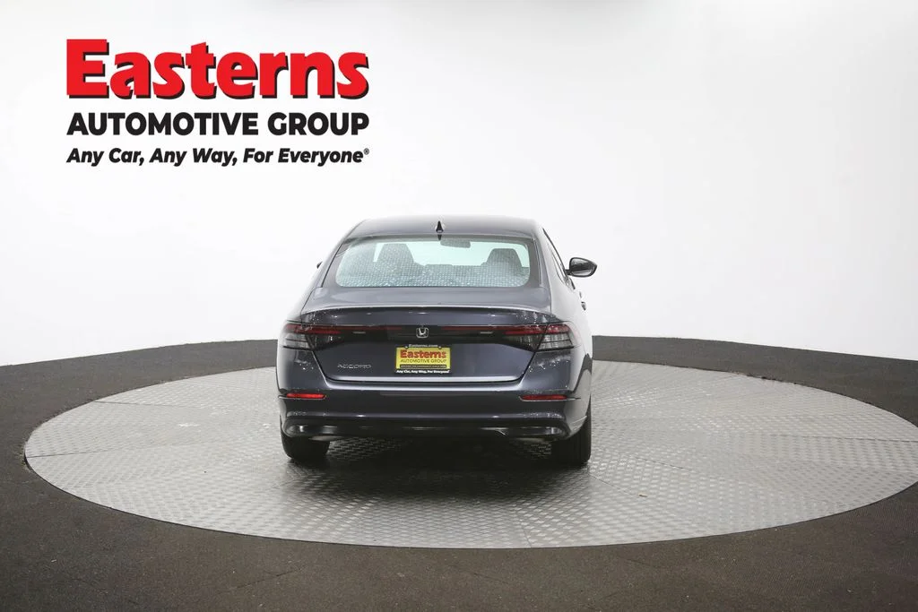 Used 2025 Gray Honda SE image 38