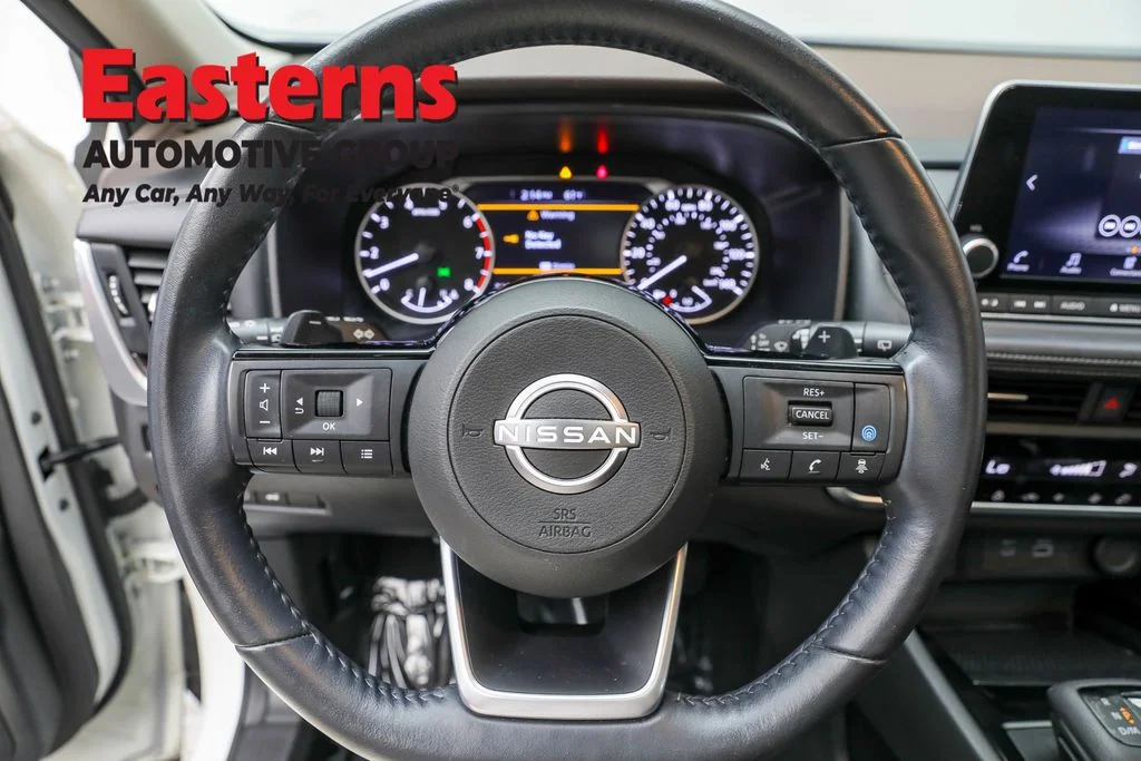 Used 2023 White Nissan SV image 10