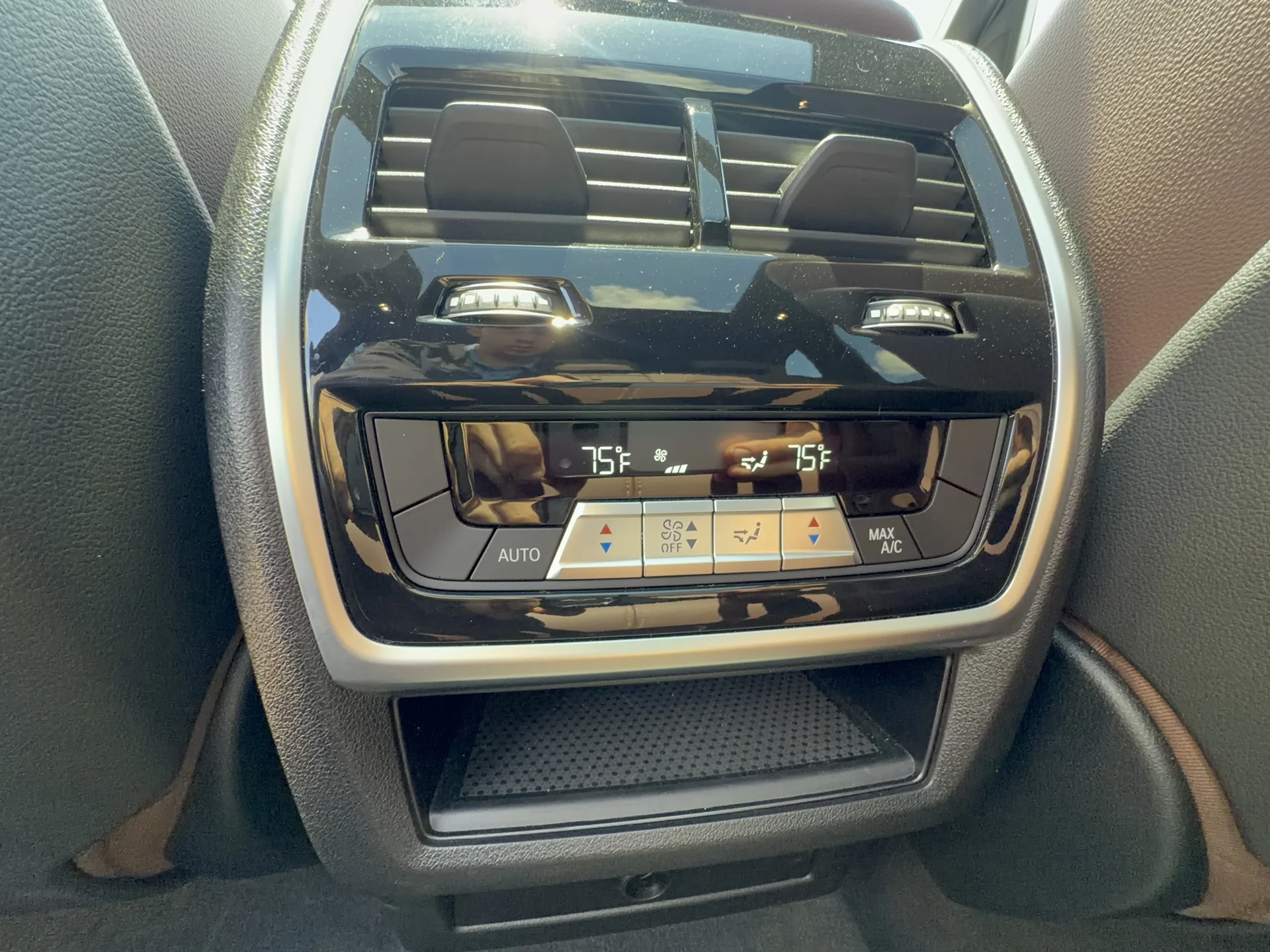 Used 2022 Mineral White Metallic BMW xDrive40i image 28