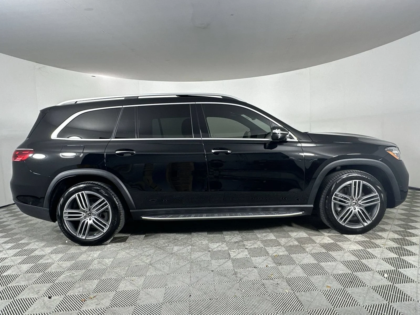 2024 Mercedes-Benz GLS Base - Photo 9