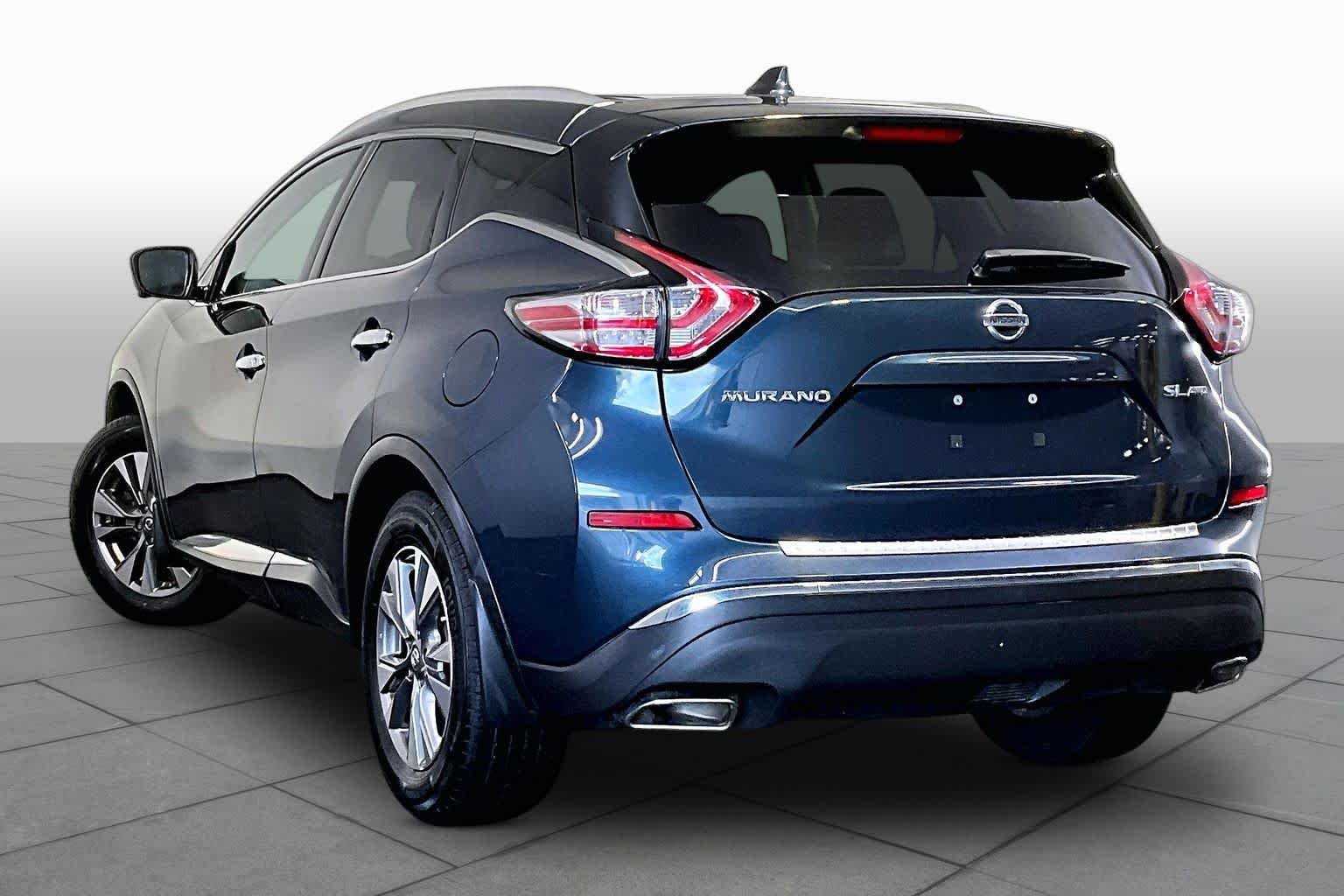 Used 2017 Arctic Blue Metallic Nissan SL image 12