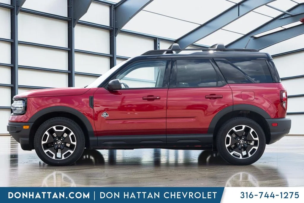 Used 2021 Red Ford Outer Banks image 2