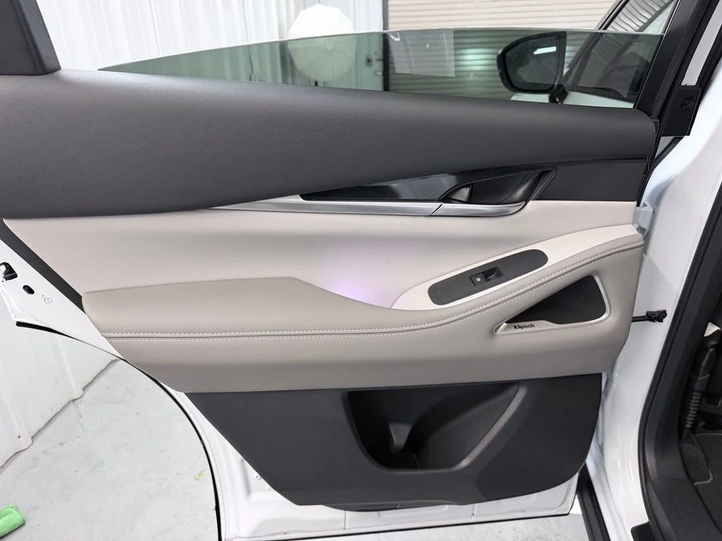 New 2027 White / Black INFINITI SPORT image 40