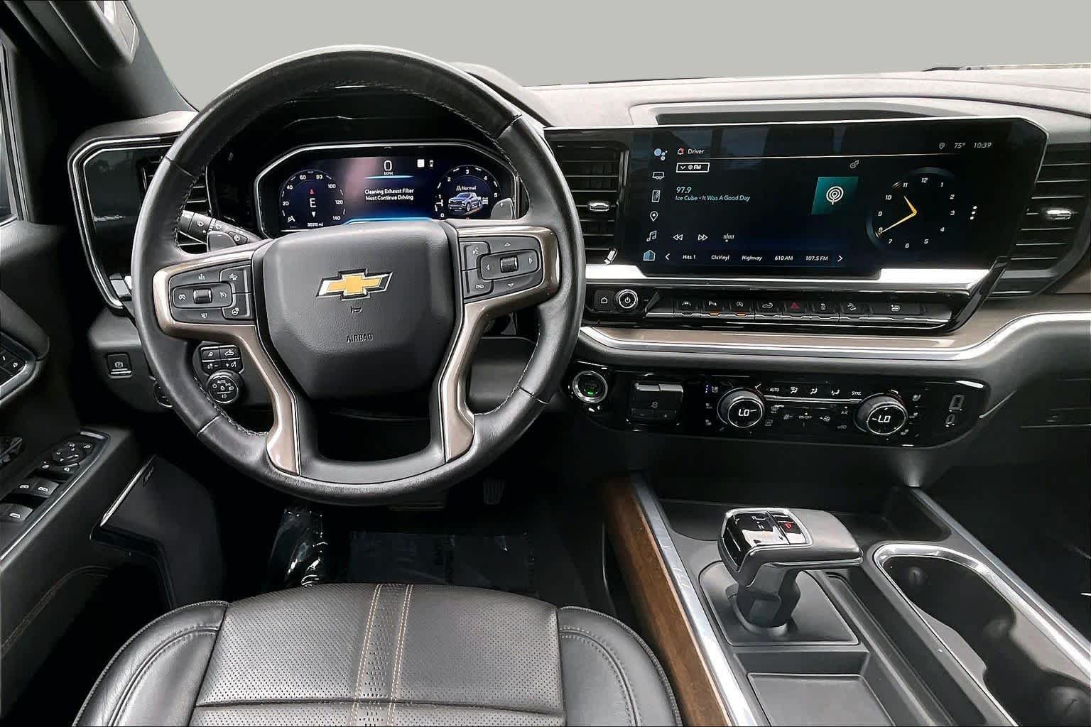 Used 2022 Black Chevrolet High Country image 6