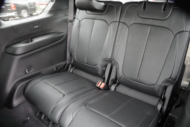 New 2027 High-Gloss Black Paint Jeep Limited Reserve image 12