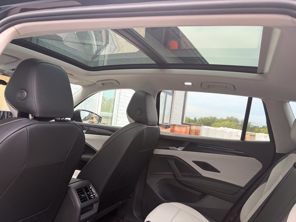 New 2026 Deep Black Pearl Volkswagen 2.0T SE image 27