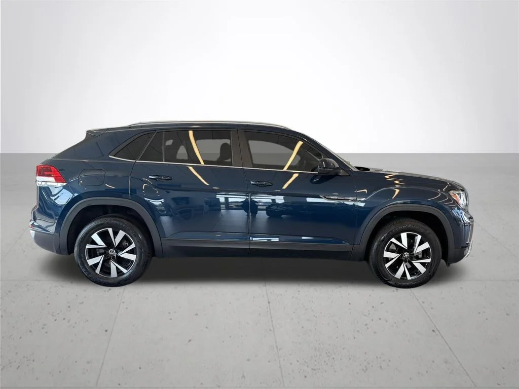 Used 2020 Blue Volkswagen 2.0T SE image 6