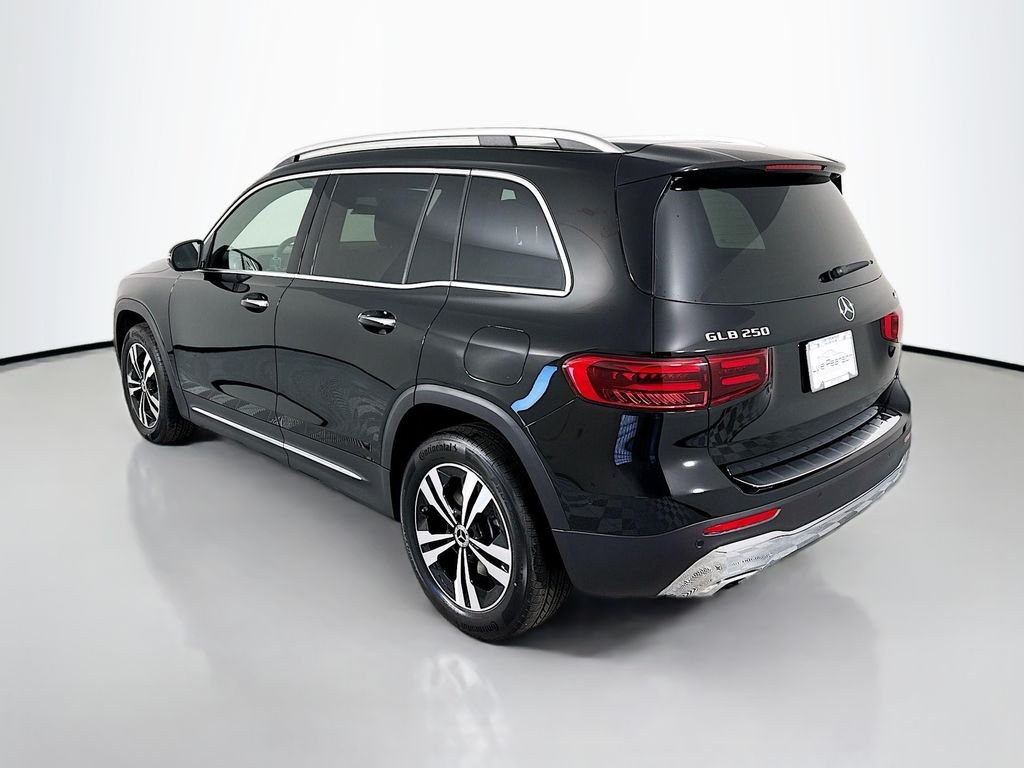 Used 2025 Black Mercedes-Benz GLB 250 image 3