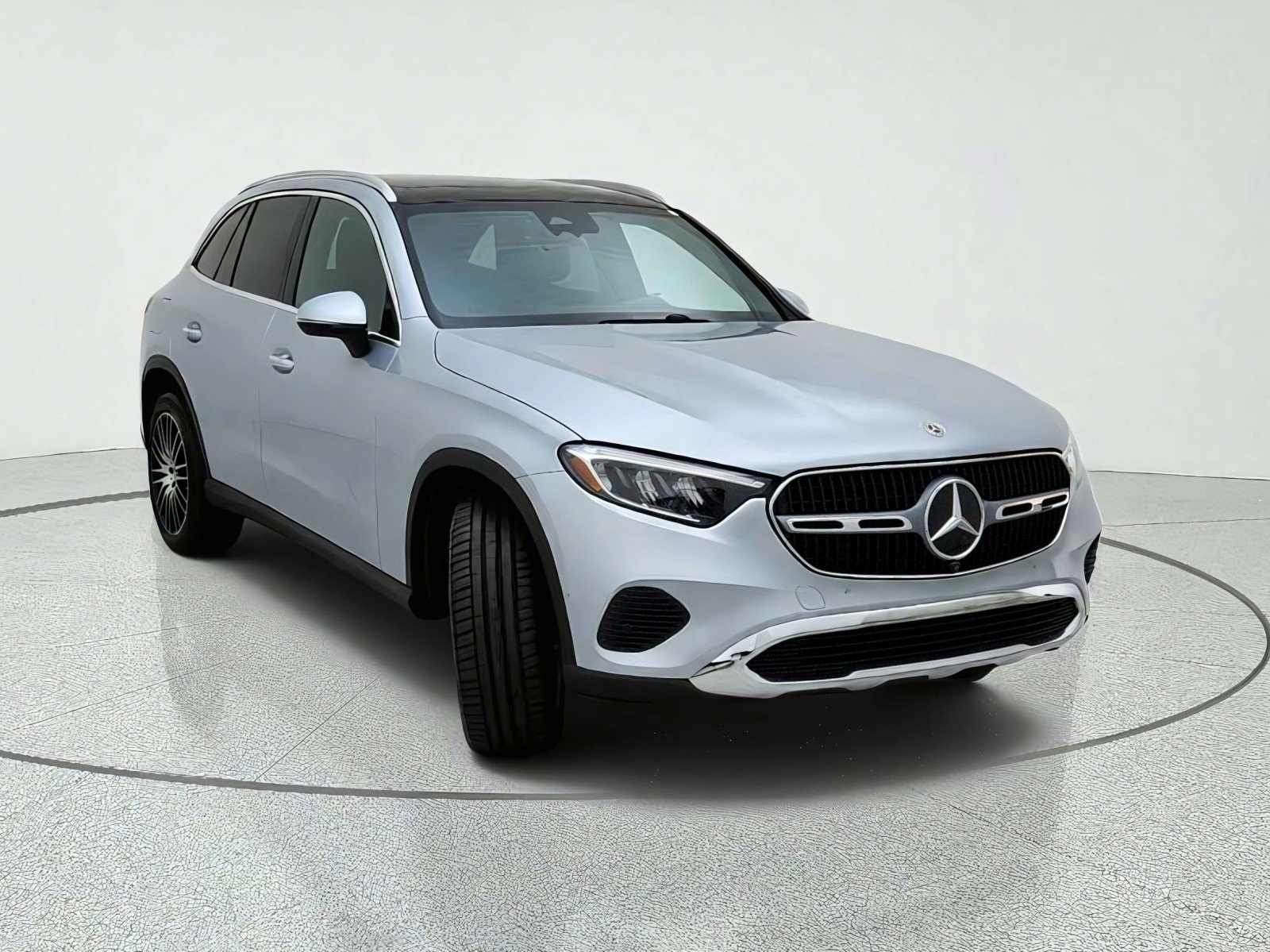 Certified Used 2026 Cirrus Silver Metallic Mercedes-Benz GLC 300 image 4