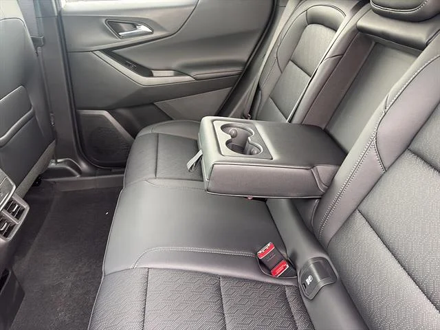 2027 Chevrolet Equinox LT - Photo 12