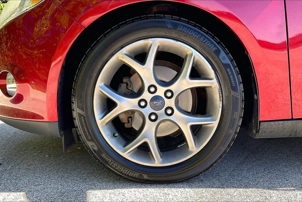 Used 2013 Red Ford SE image 9