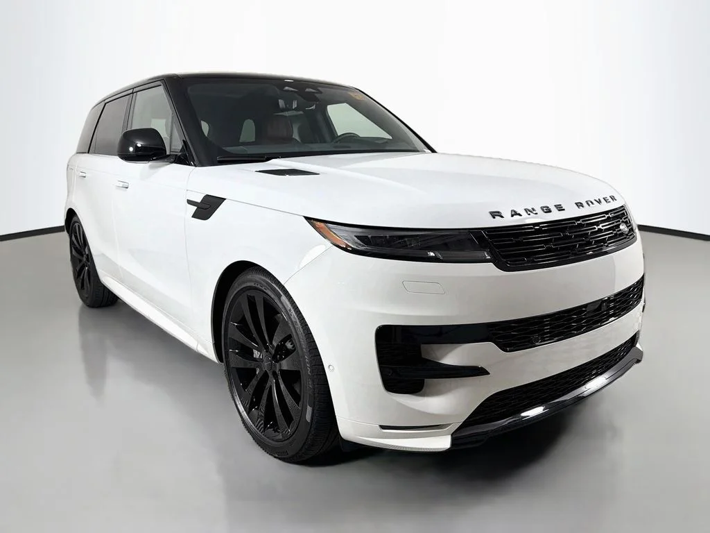 New 2026 Fuji White Land Rover Dynamic SE image 3