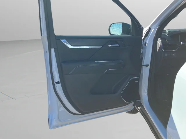 New 2026 Glacier White Tricoat GMC Elevation image 26