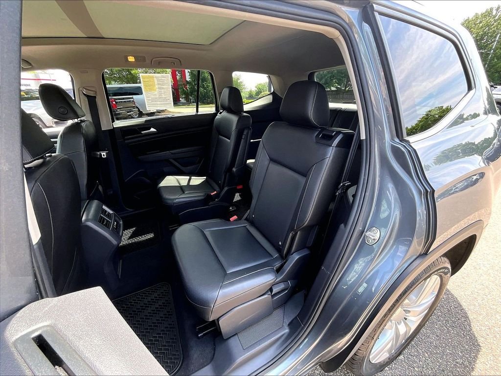 Used 2020 Gray Volkswagen 3.6L V6 SE image 15