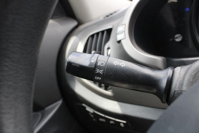 Used 2014 Silver Kia LX image 9