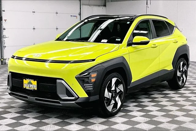 Used 2025 Neoteric Yellow Hyundai Limited image 12
