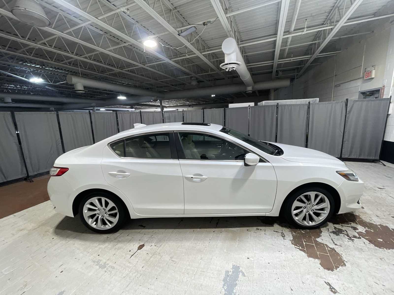 Used 2018 Bellanova White Pearl Acura  image 54