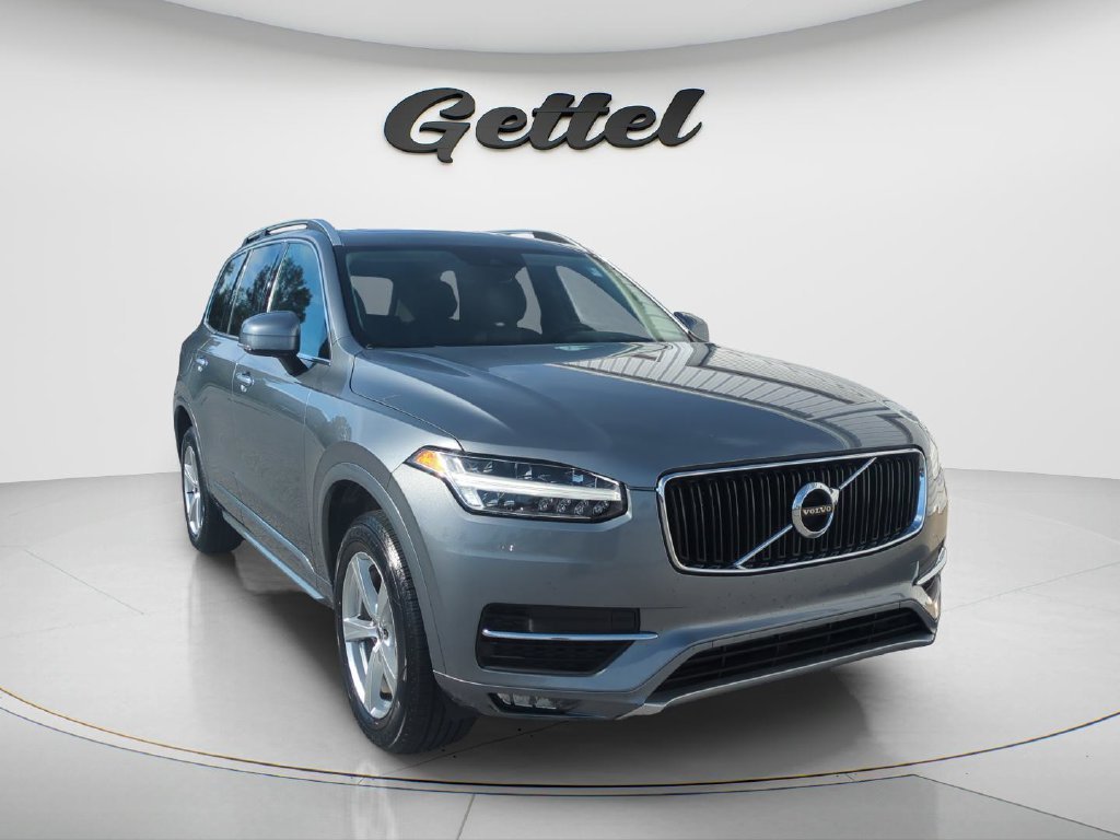 Used 2017 Gray Volvo T5 Momentum image 3
