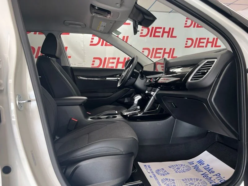 Used 2025 White Kia S image 12
