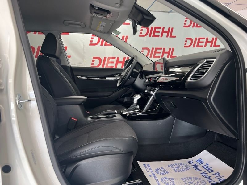 Used 2025 White Kia S image 12