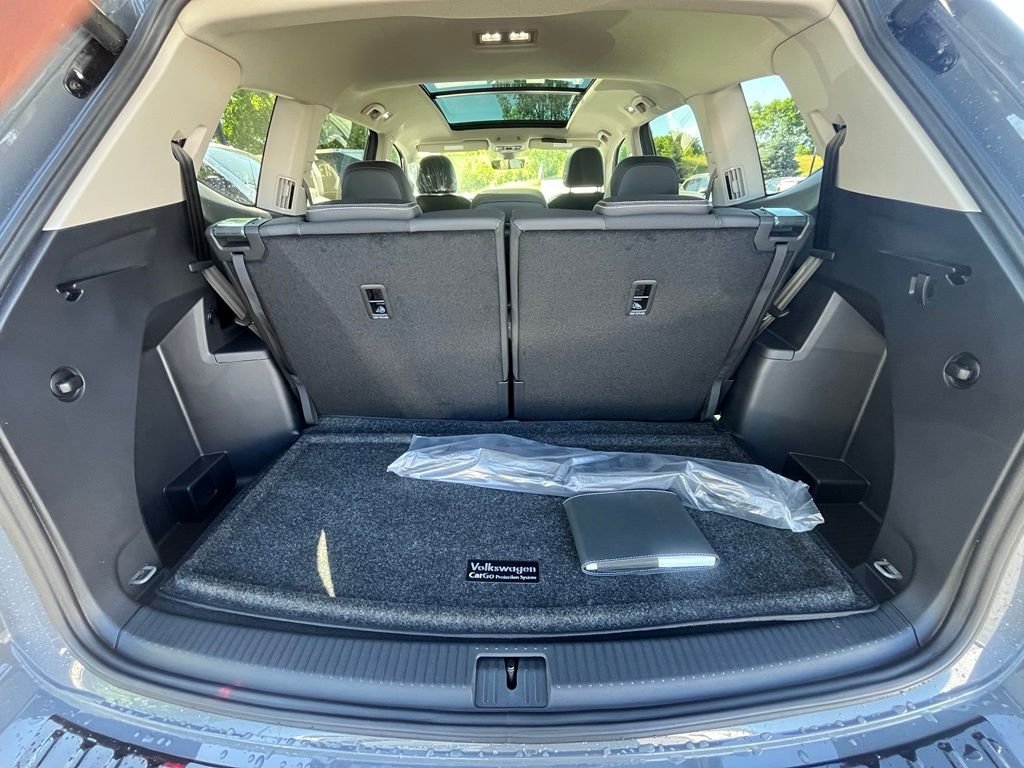 New 2026 Gray Volkswagen 2.0T SE w/Technology image 27