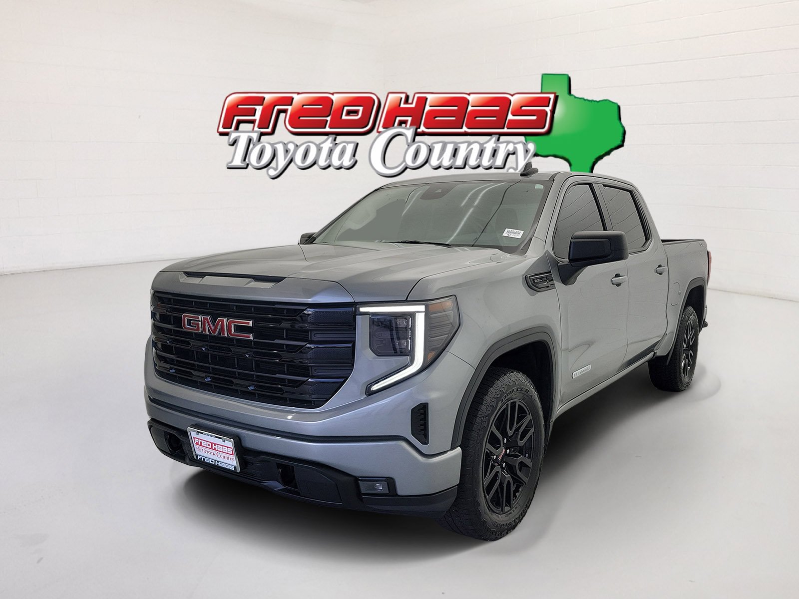 2026 GMC Sierra 4WD Crew Cab Short Box Elevation's photo