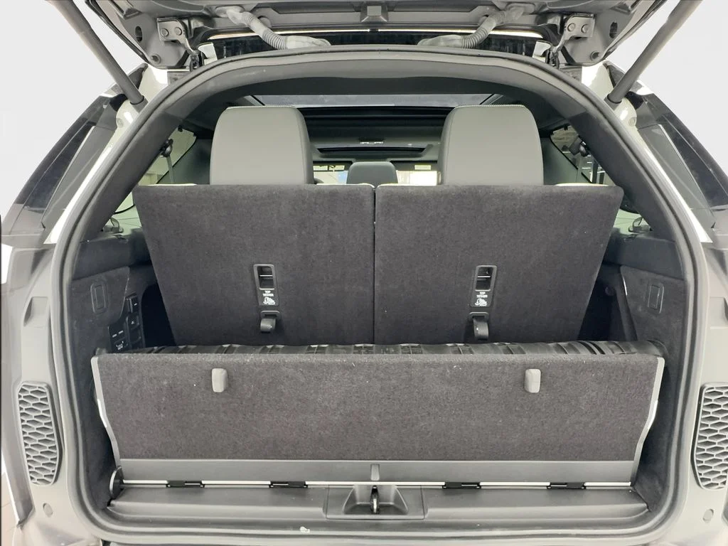 2023 Land Rover Discovery HSE R Dynamic - Photo 16