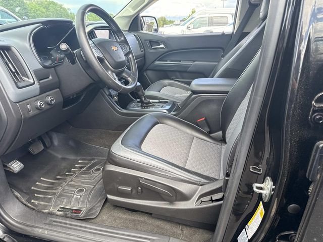 Used 2016 Black Chevrolet Z71 image 27