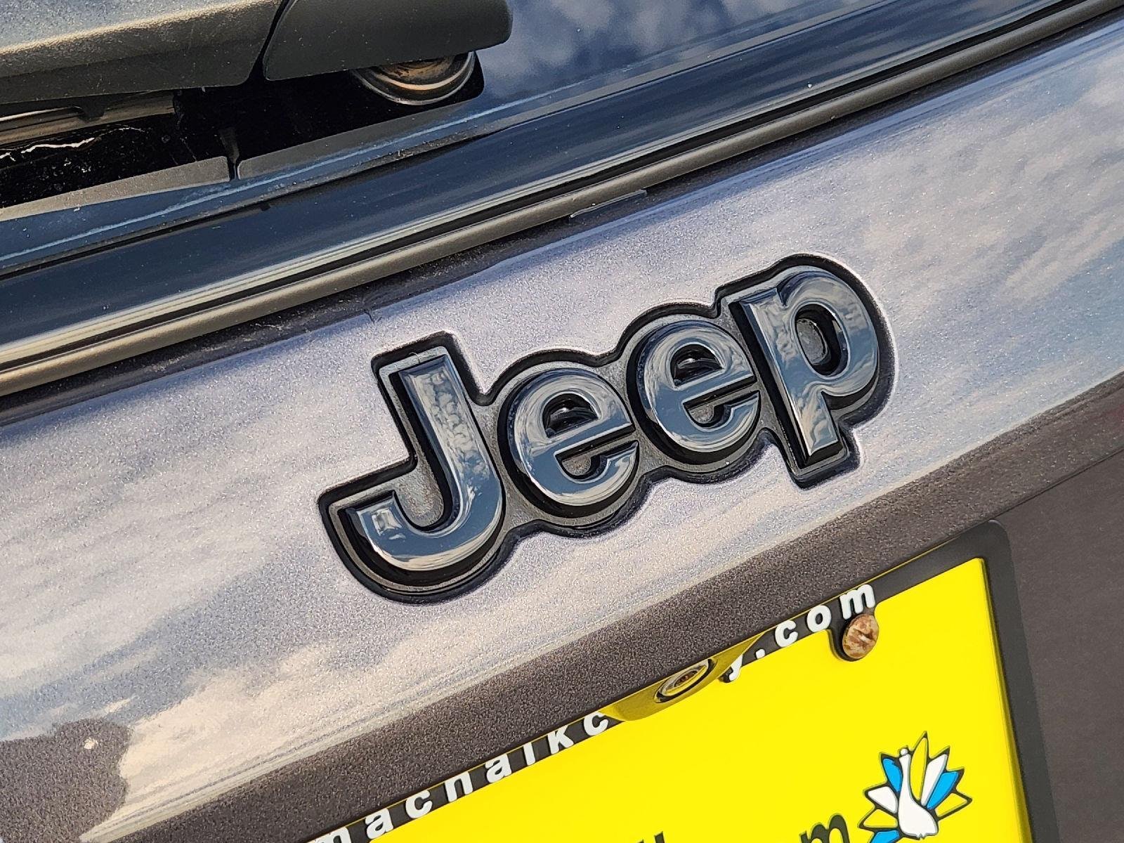 2020 Jeep Compass photo 12 of 33
