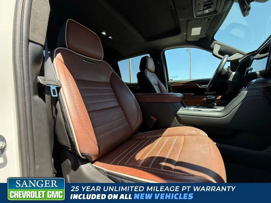 Used 2023 White Frost Tricoat GMC Denali Ultimate image 13