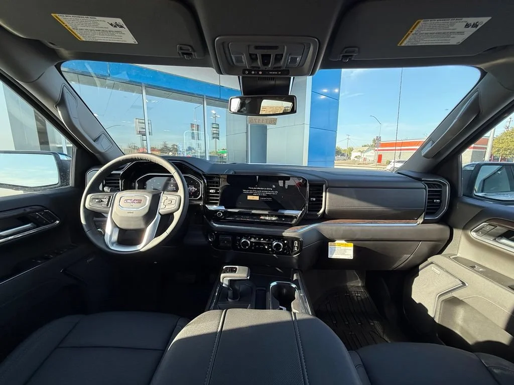 New 2026 Glacier White Tricoat GMC SLT image 19