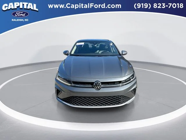 Used 2025 Silver Volkswagen 1.5T SE image 3