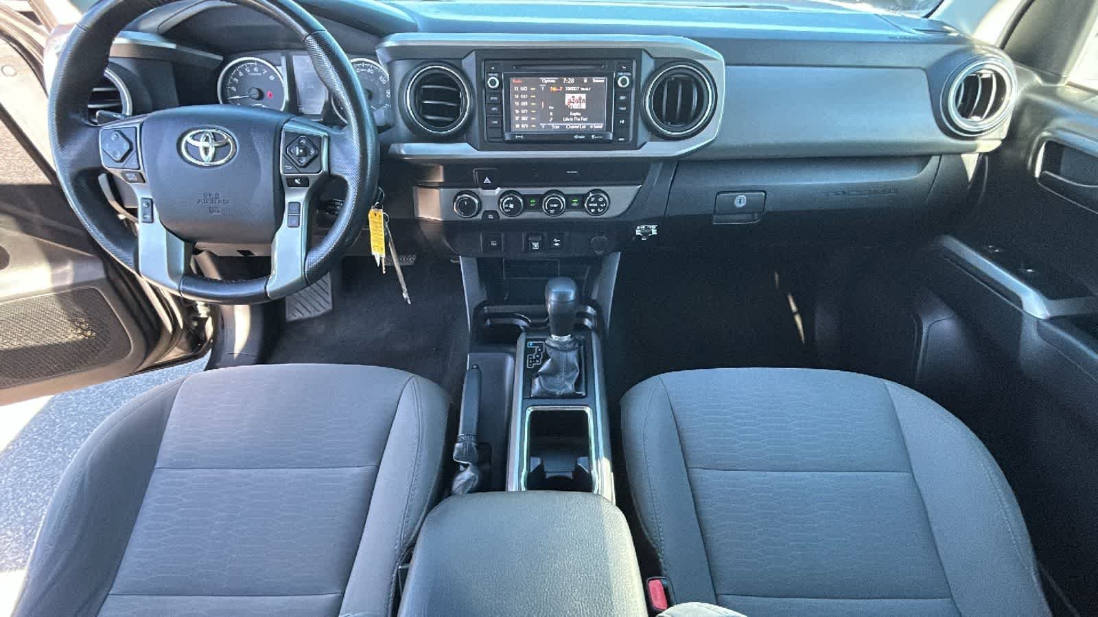 Used 2019 Midnight Black Metallic Toyota SR5 image 26