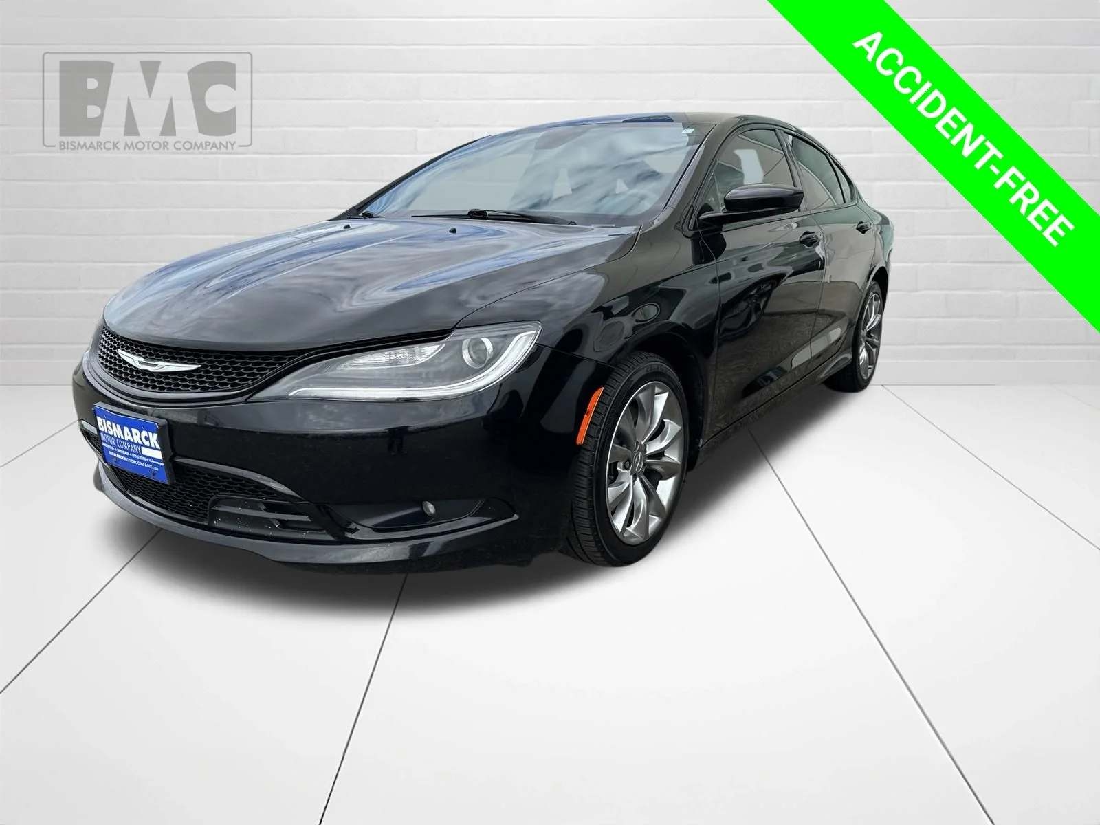 2015 Chrysler 200 S's photo
