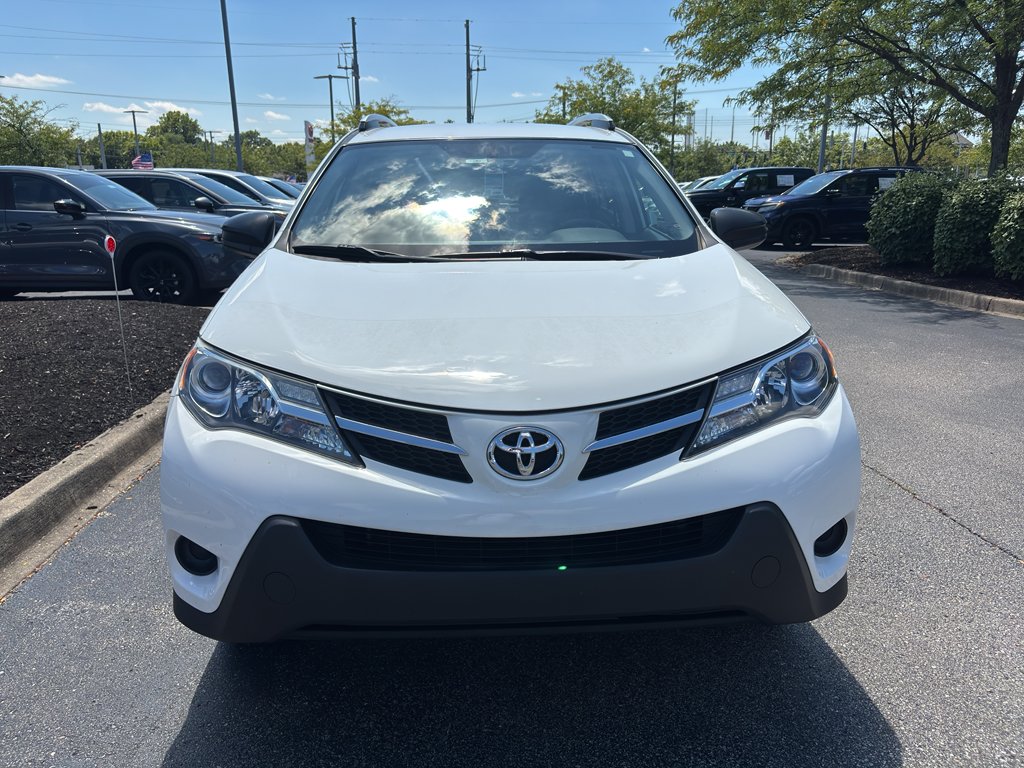 Used 2014 White Toyota LE image 4