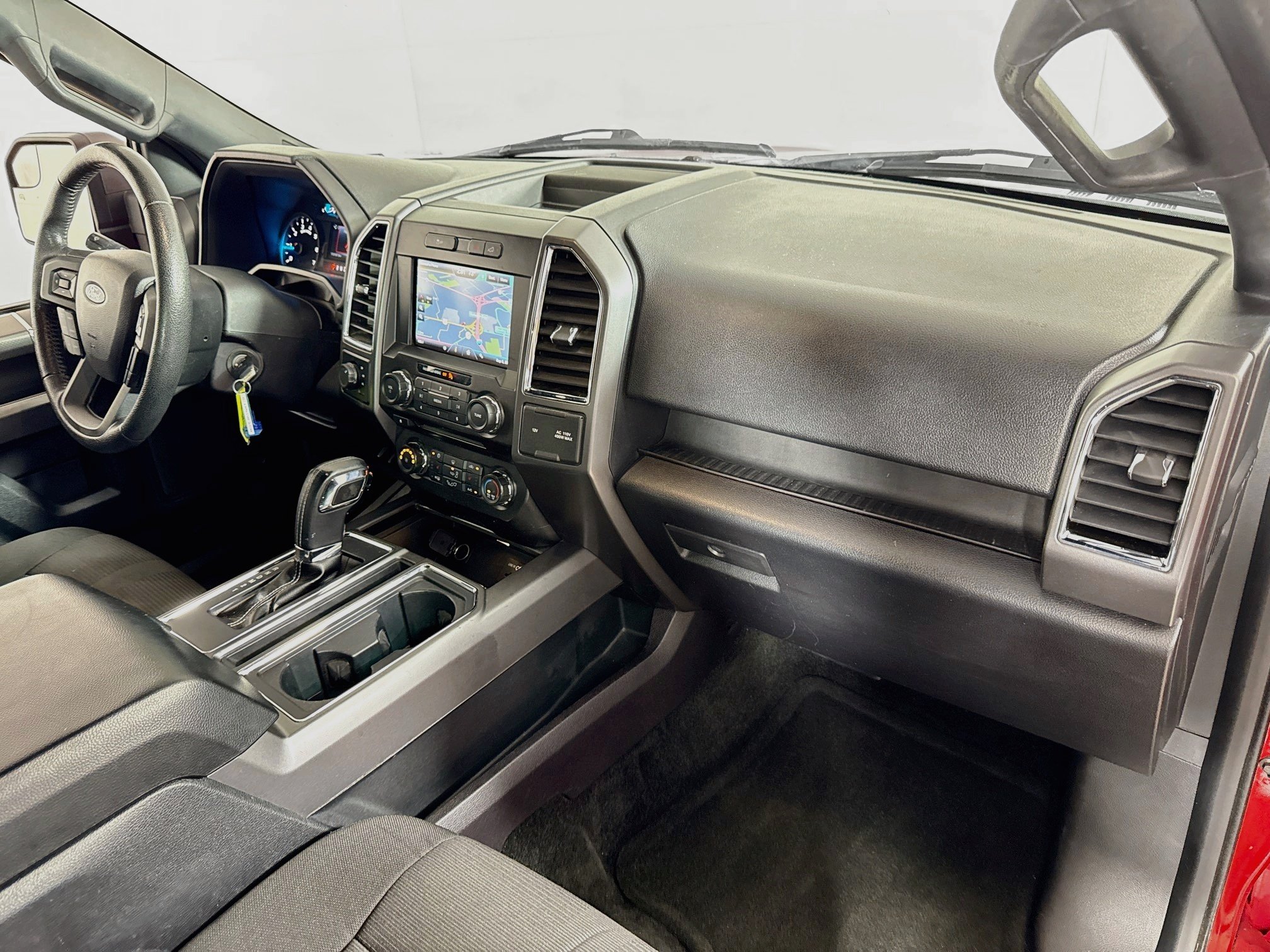 Used 2015 Race Red Ford XLT image 29