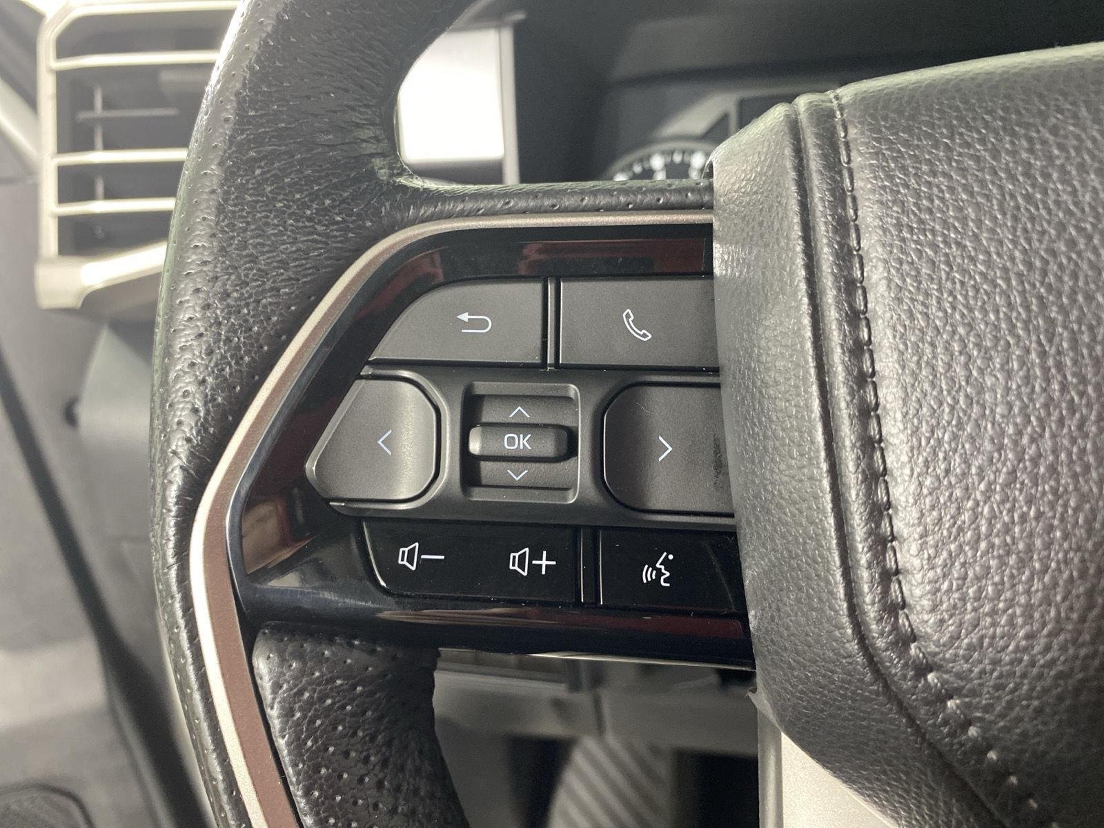 Used 2022 White Toyota SR5 image 21
