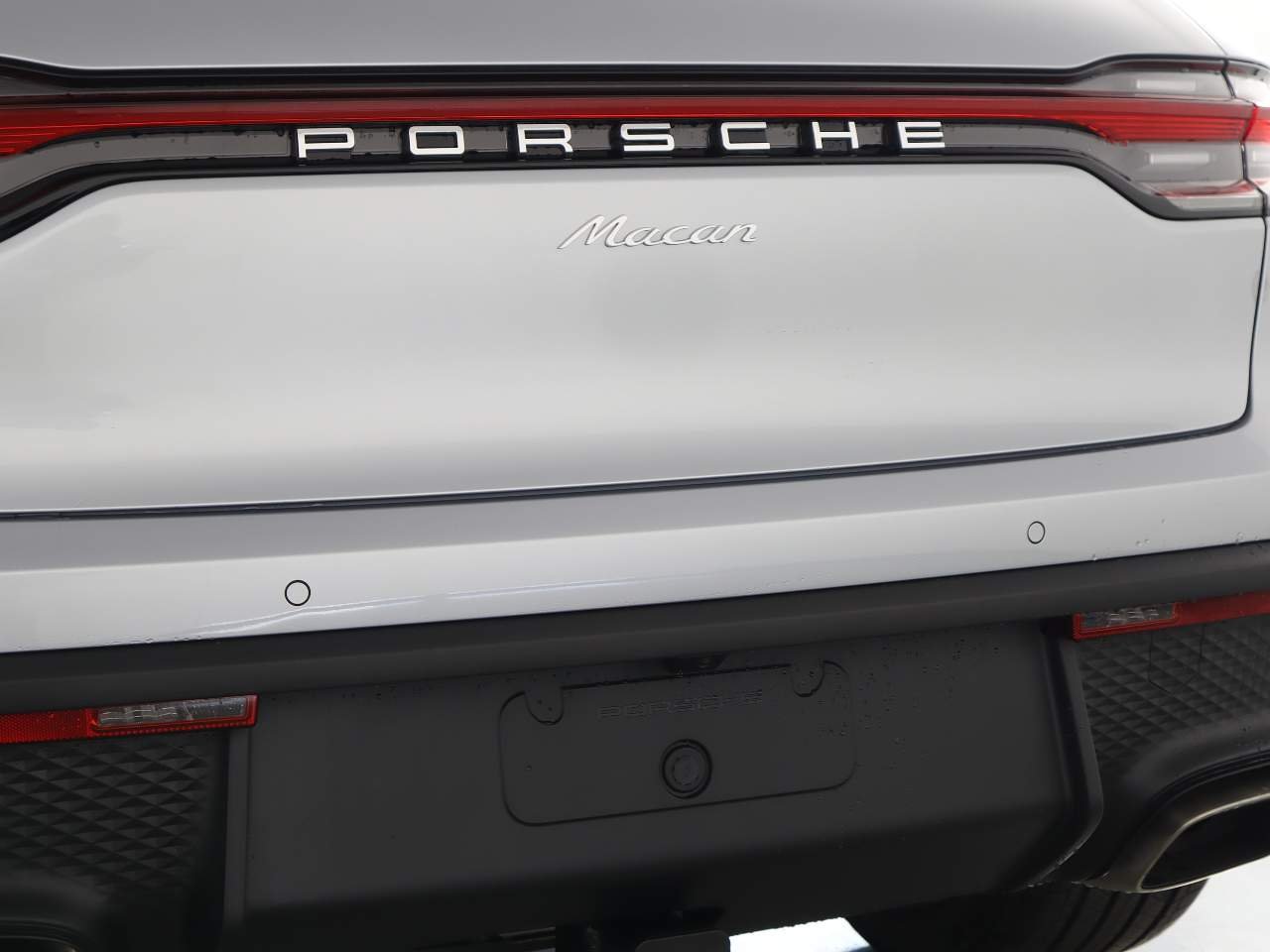 Certified Used 2026 Dolomite Silver Metallic Porsche  image 25