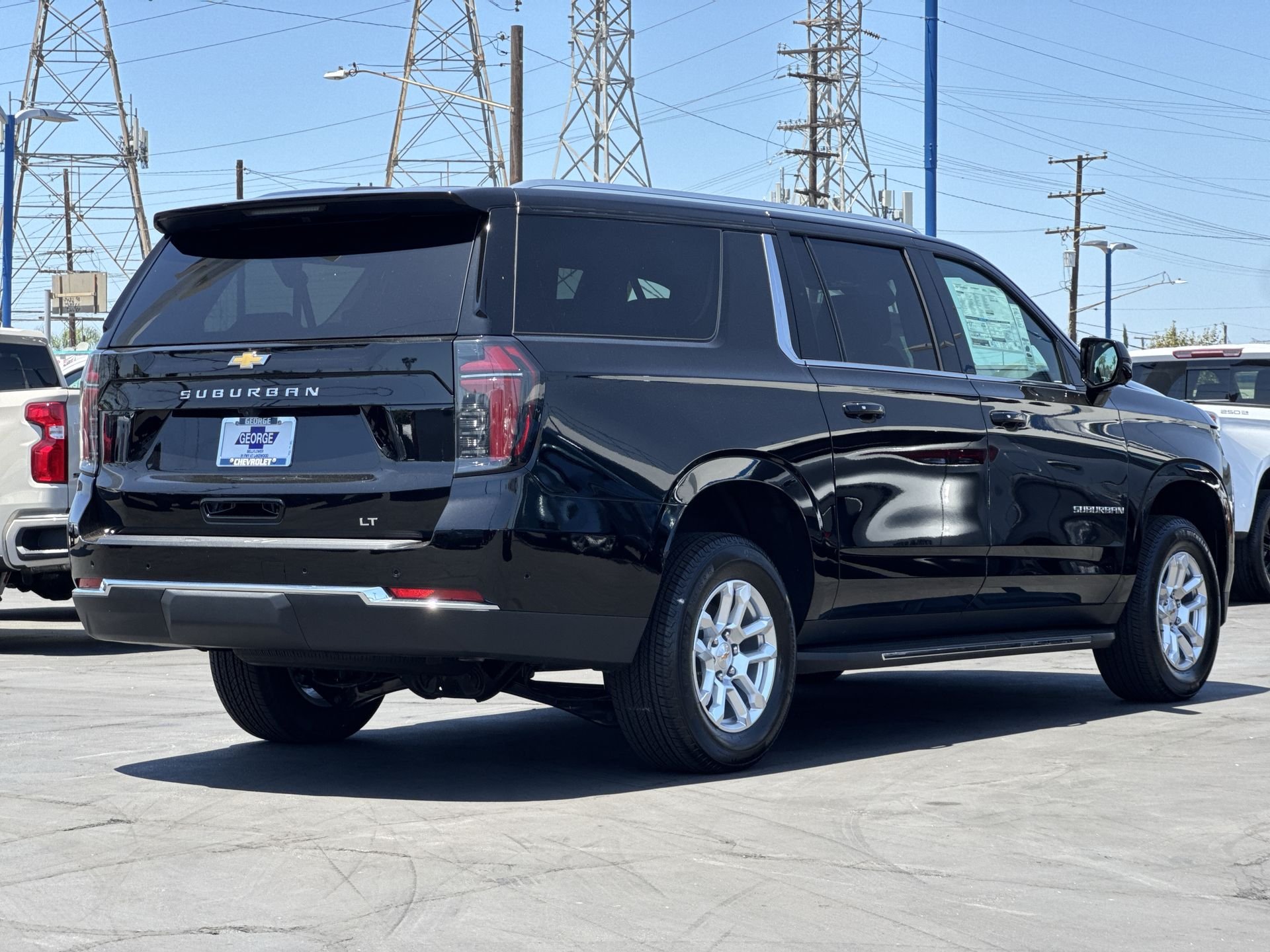 2026 Chevrolet Suburban LT - Photo 14