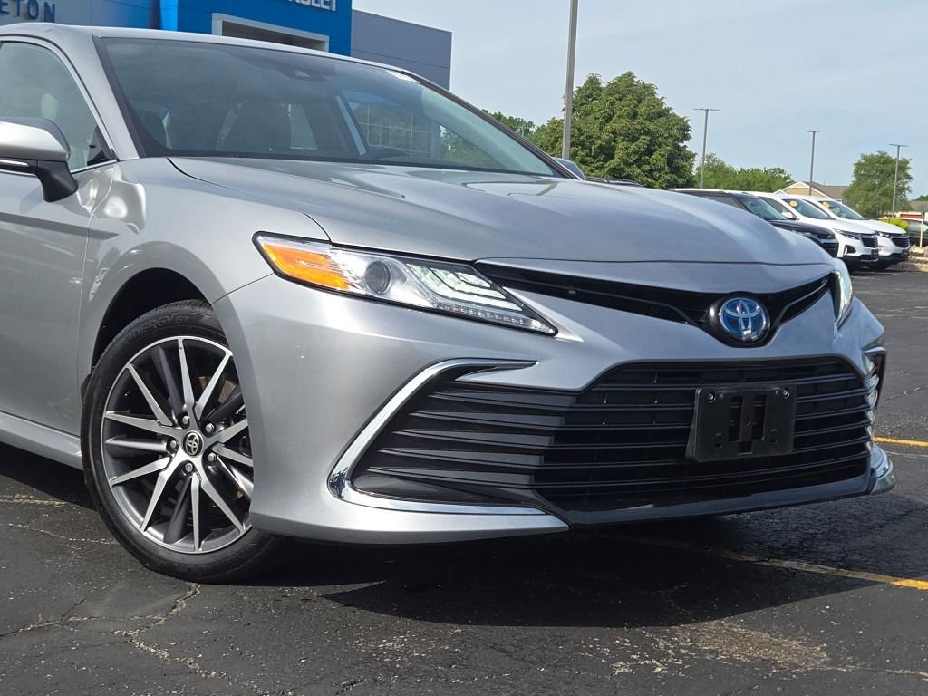 Used 2024 Silver Toyota Hybrid XLE image 2