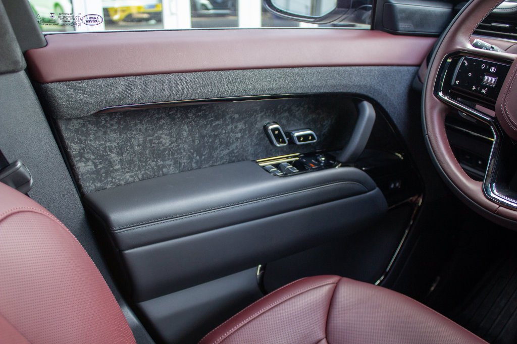 Used 2025 Gray Land Rover Autobiography image 19