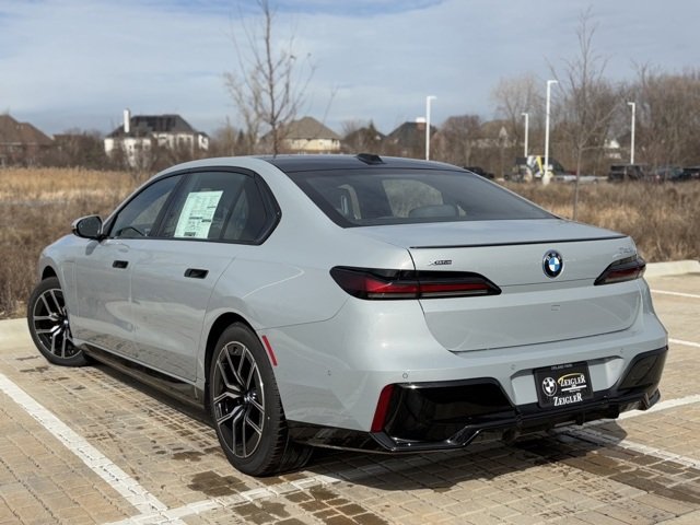New 2025 Brooklyn Grey Metallic BMW 750e xDrive image 4