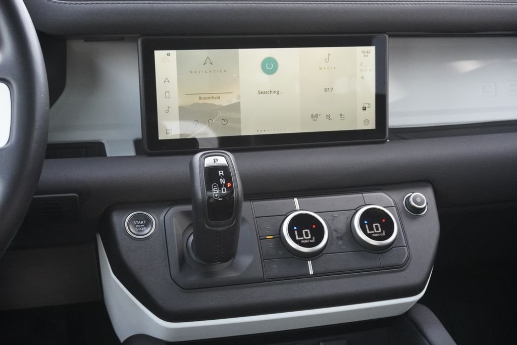 Used 2023 White Land Rover S image 15