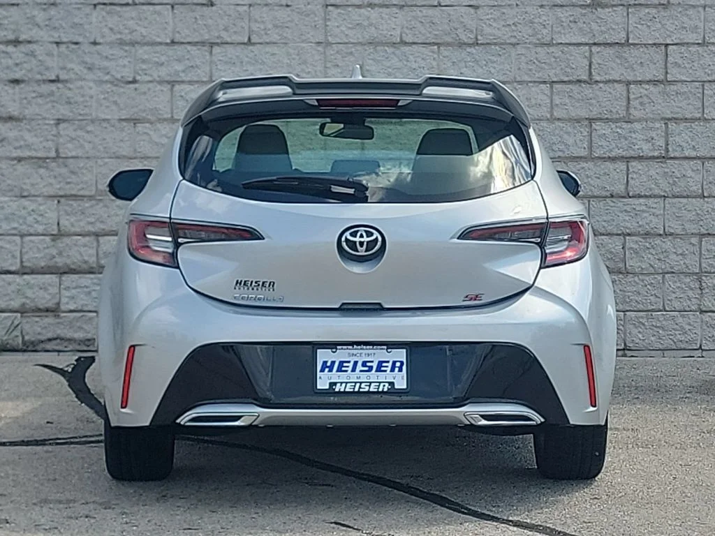 Used 2019 Silver Toyota SE image 12