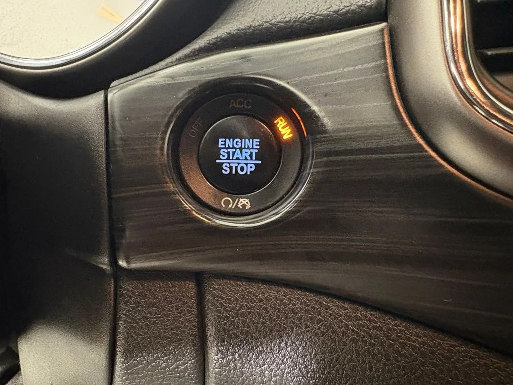 Used 2019 Black Jeep Laredo image 32