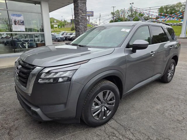 2025 Nissan Pathfinder SV 4WD's photo