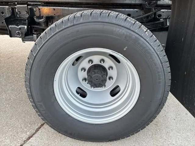 2026 Ford F-350 Super Duty Chassis Cab XL - Photo 15