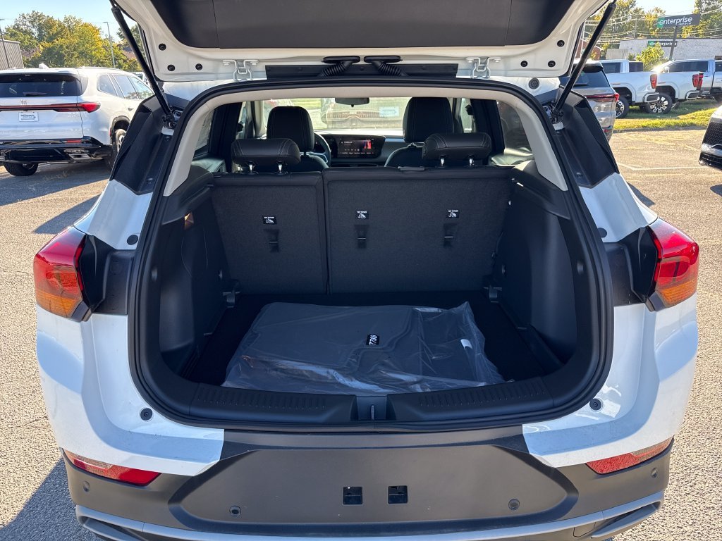 New 2026 Summit White Buick Preferred image 9