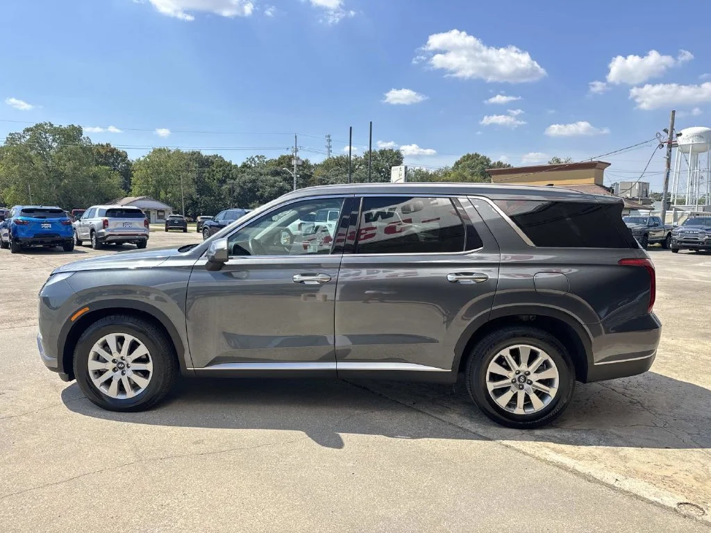 Used 2025 Gray Hyundai SEL image 8